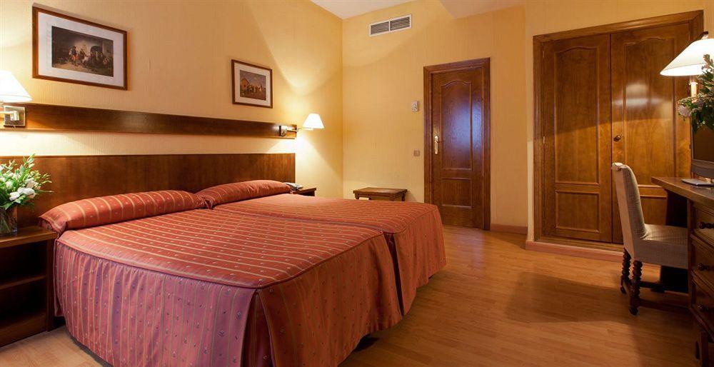Hotel Alcázar Siviglia Esterno foto