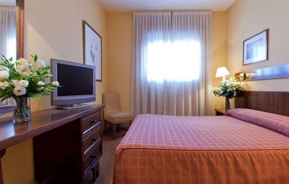 Hotel Alcázar Siviglia Esterno foto